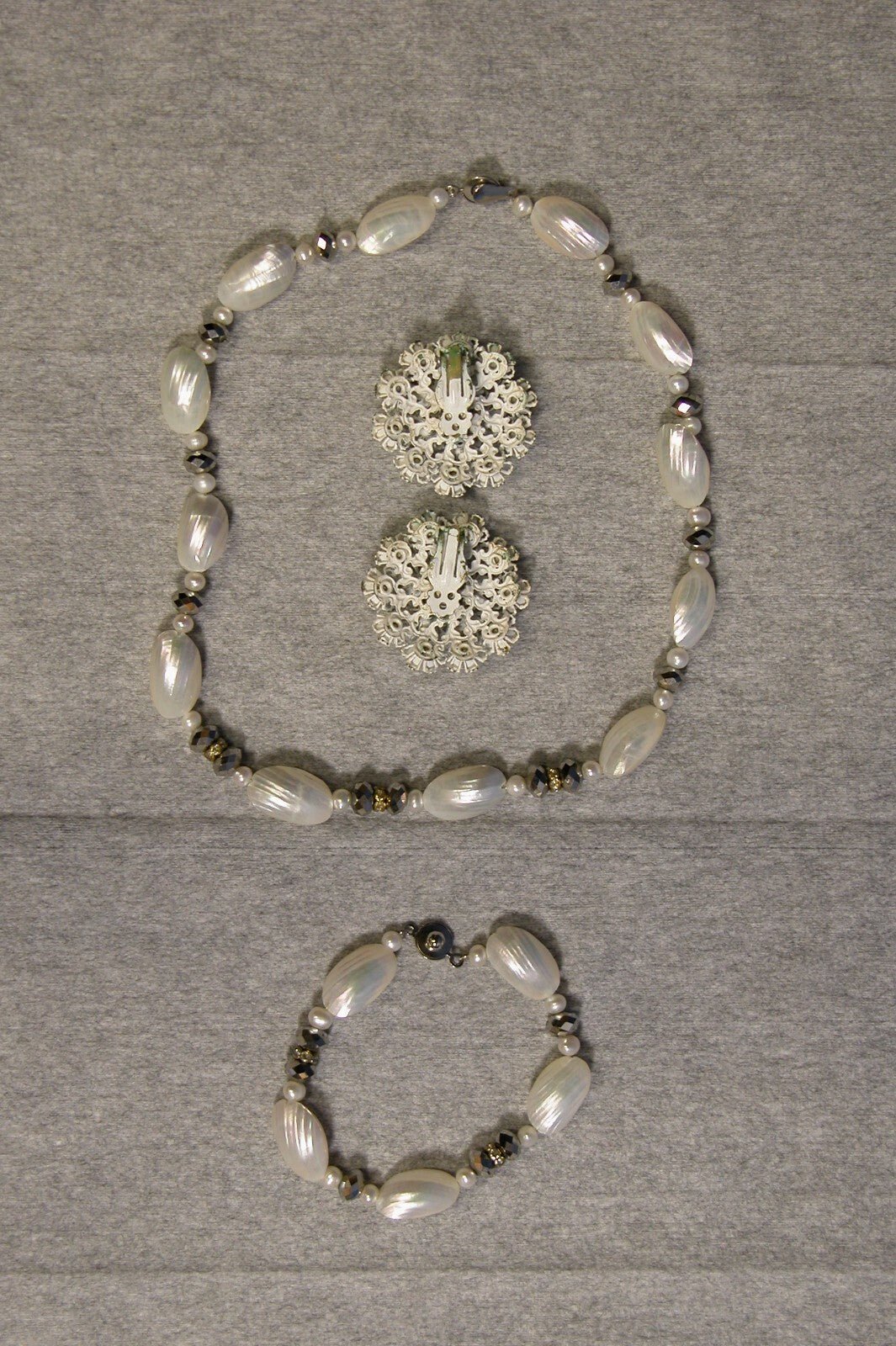 1950's Vintage Costume Jewlery , Necklace , Bracelet Set with Earrings - FranksFunkyStuff