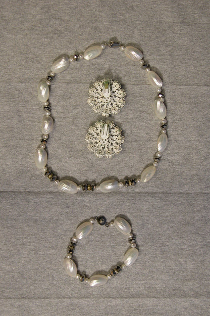 1950's Vintage Costume Jewlery , Necklace , Bracelet Set with Earrings - FranksFunkyStuff