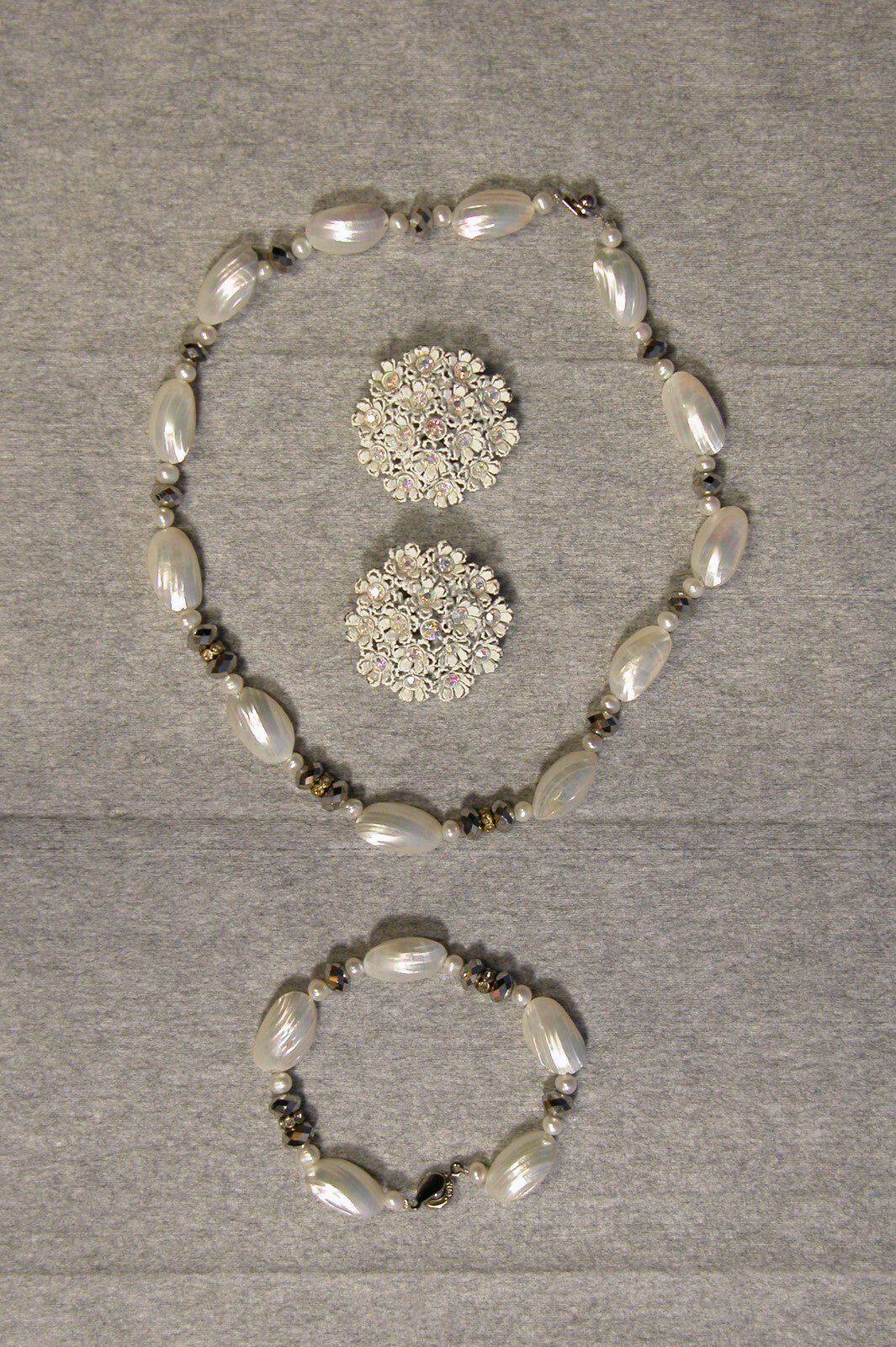 1950's Vintage Costume Jewlery , Necklace , Bracelet Set with Earrings - FranksFunkyStuff