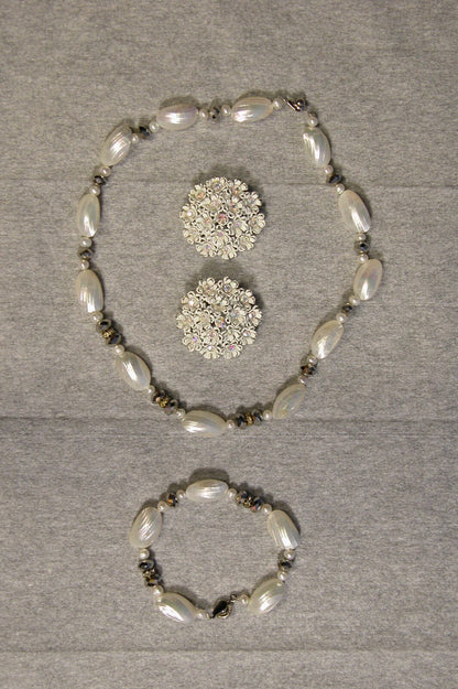 1950's Vintage Costume Jewlery , Necklace , Bracelet Set with Earrings - FranksFunkyStuff