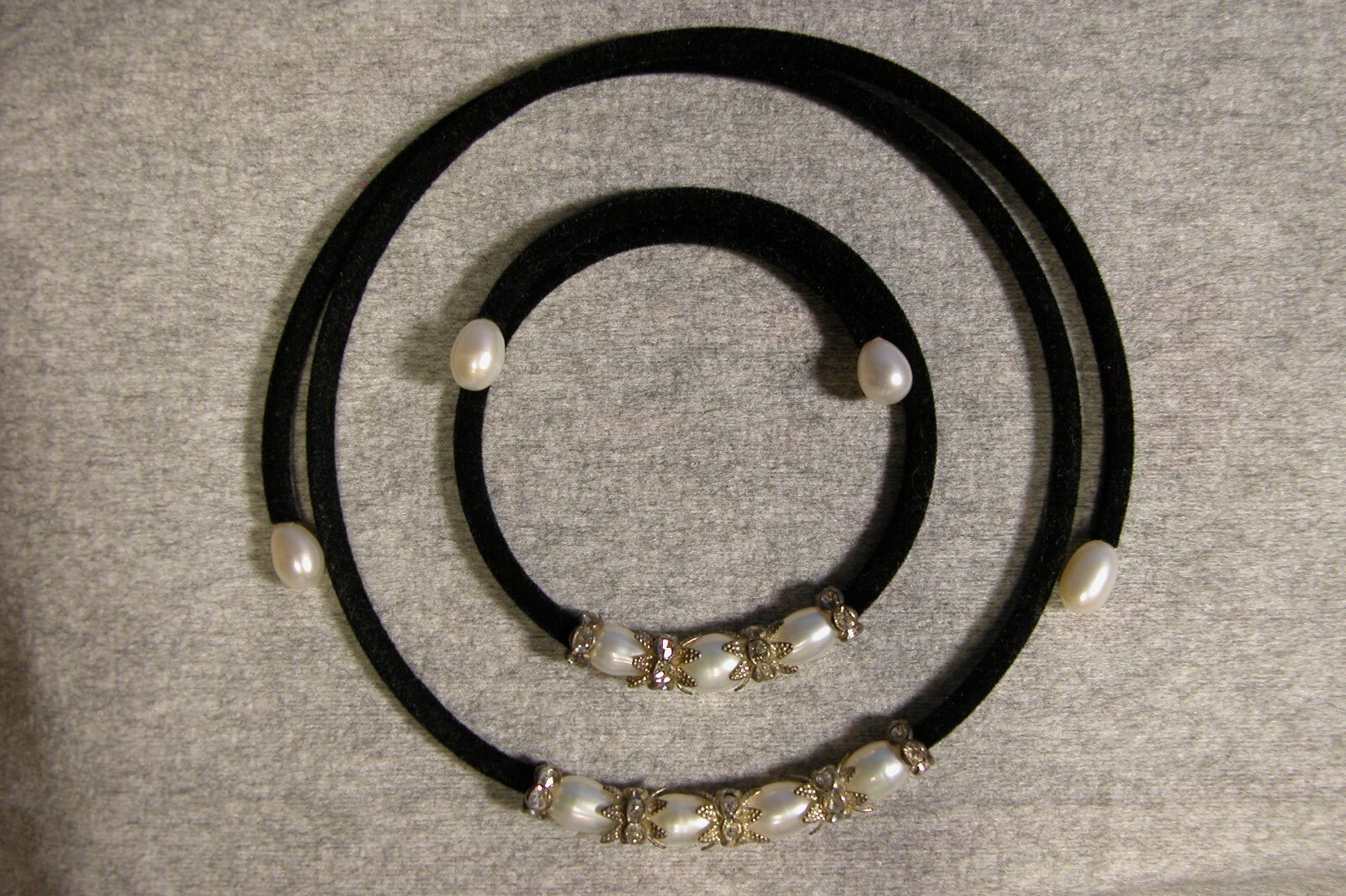 1970's Faux Pearl Matching Choker and Bracelet - FranksFunkyStuff