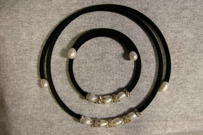 1970's Faux Pearl Matching Choker and Bracelet - FranksFunkyStuff