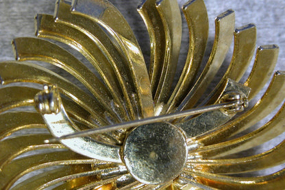 1970's Vintage Costume Jewlery Metal Swirl Brooch - FranksFunkyStuff