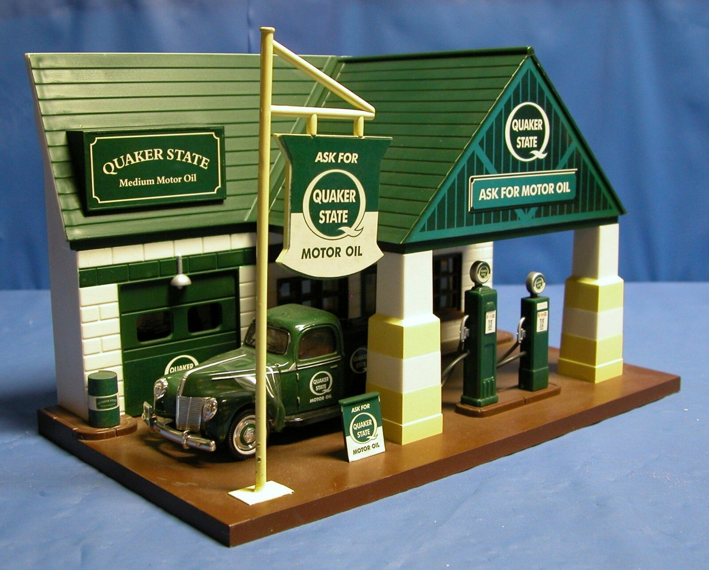 2001 Golden Wheel Quaker State Gas Station Die - o - rama - FranksFunkyStuff