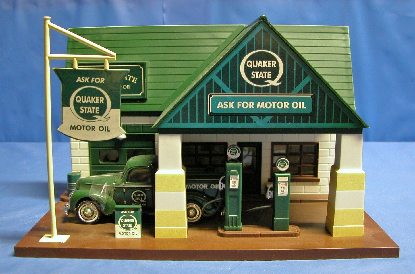 2001 Golden Wheel Quaker State Gas Station Die - o - rama - FranksFunkyStuff
