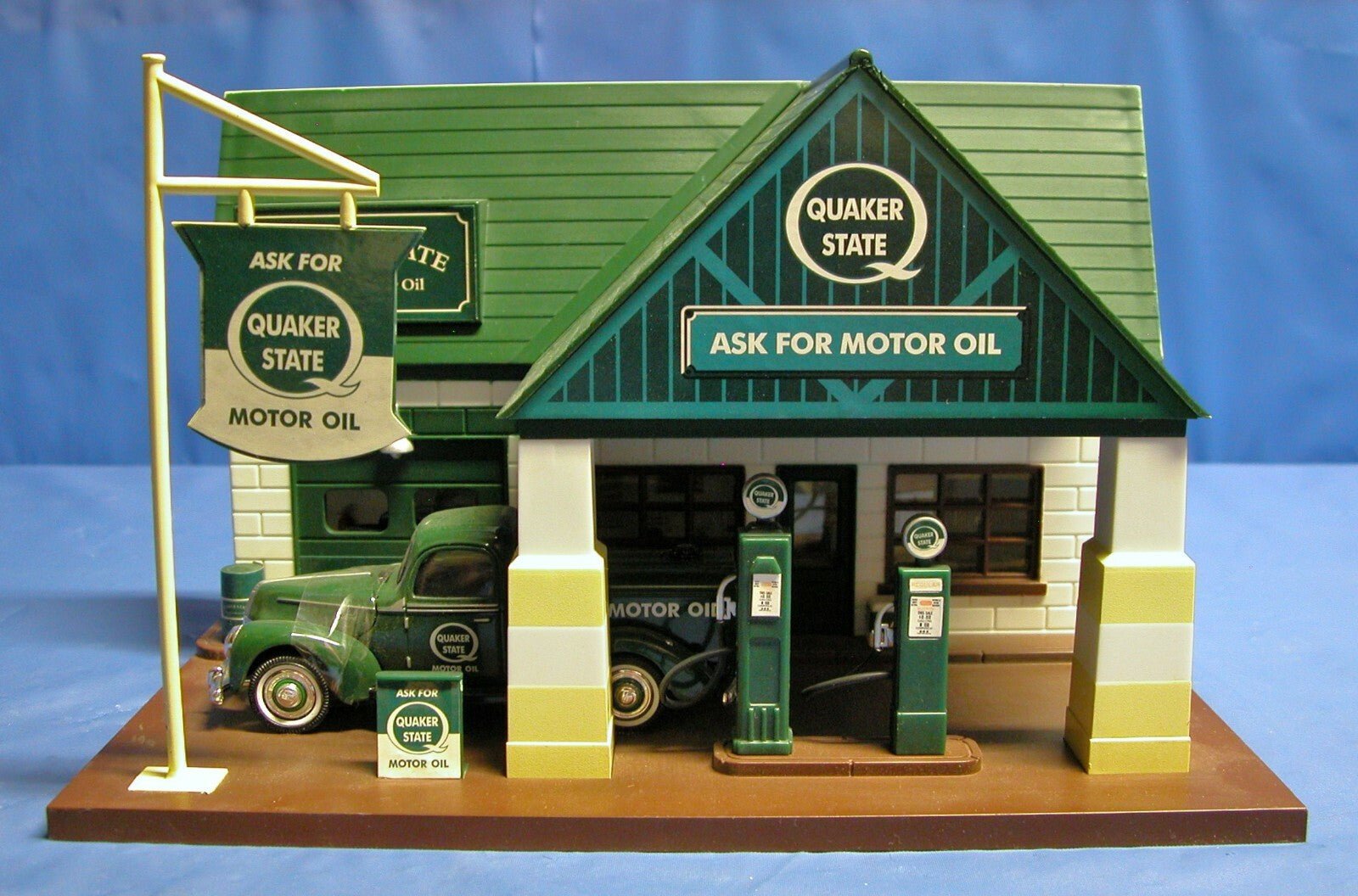 2001 Golden Wheel Quaker State Gas Station Die - o - rama - FranksFunkyStuff