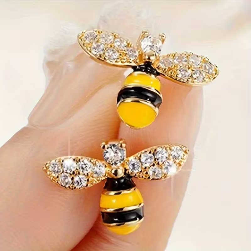 NEW Synthetic Little Bumble Bee Earrings0