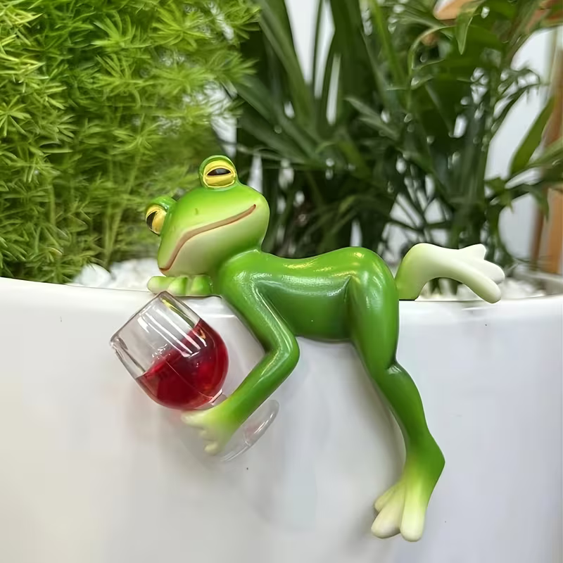 NEW Three Whimsical  Frog Sculptures with Drinks  3 Piece Set4