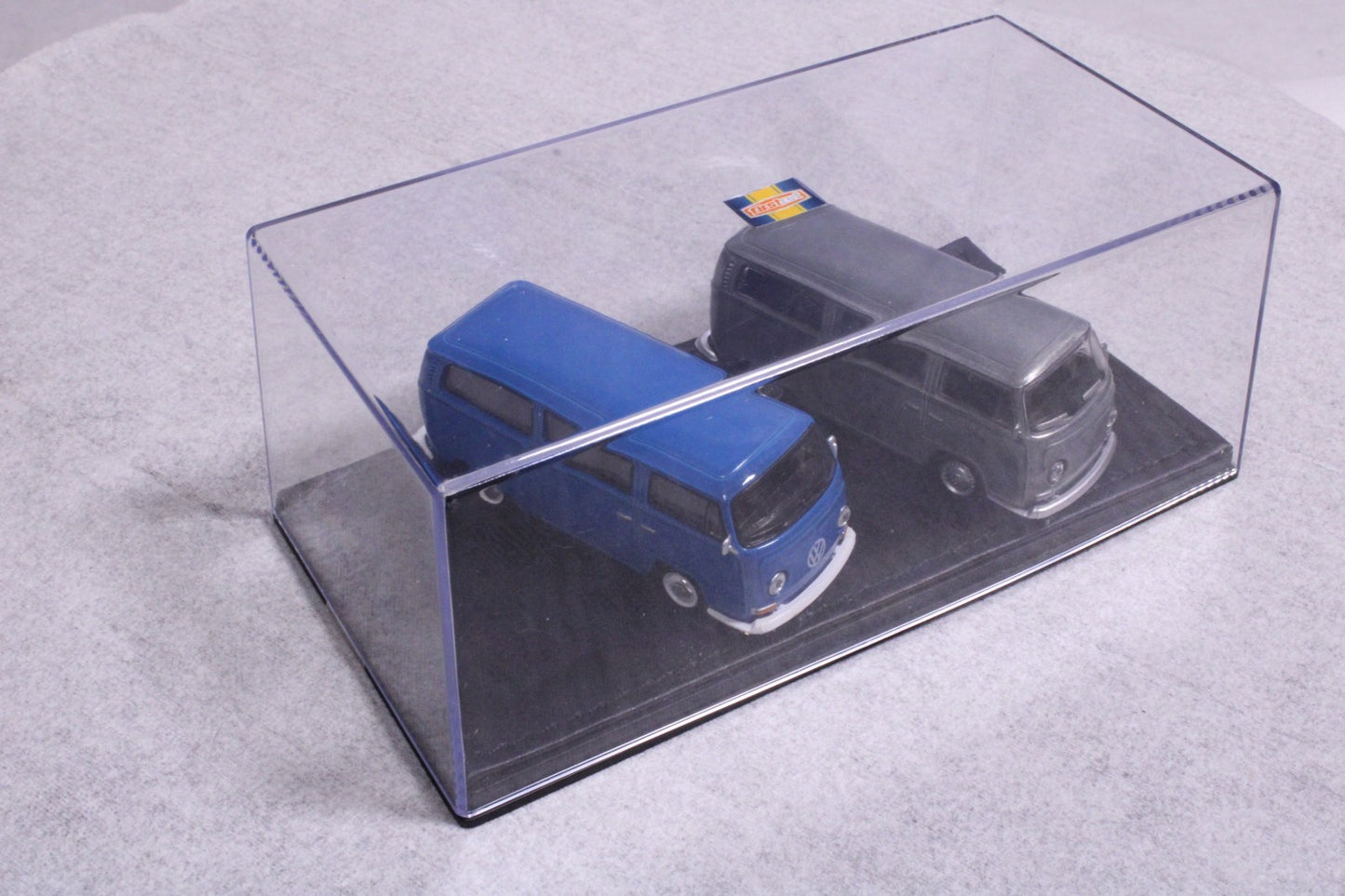 NEW  Licensed Volkswagen Type 2 Bus, Two Buses in Factory Box0