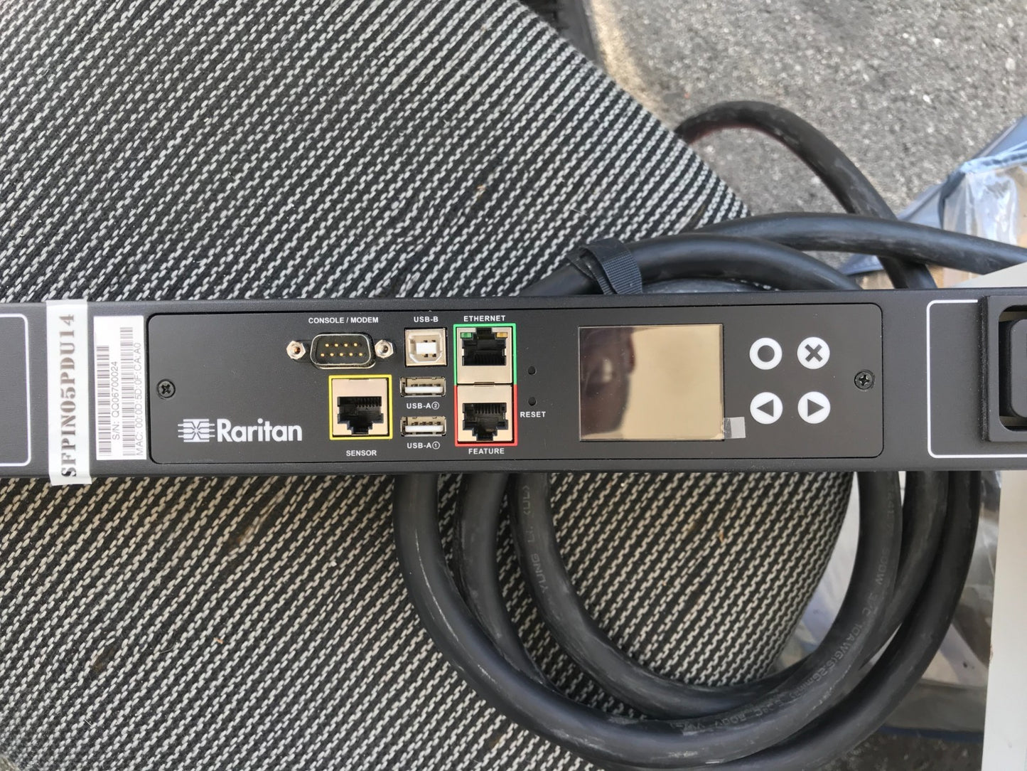 Raritan PX3-5545V 3-Phase 17.3kVA Intelligent 24-Outlet Rack PDU5