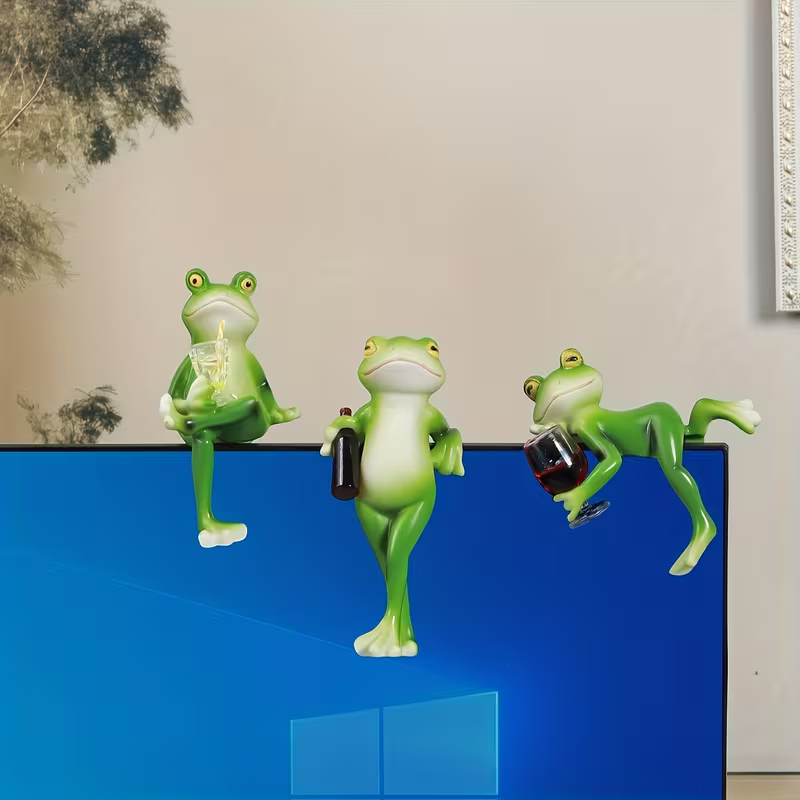 NEW Three Whimsical  Frog Sculptures with Drinks  3 Piece Set5