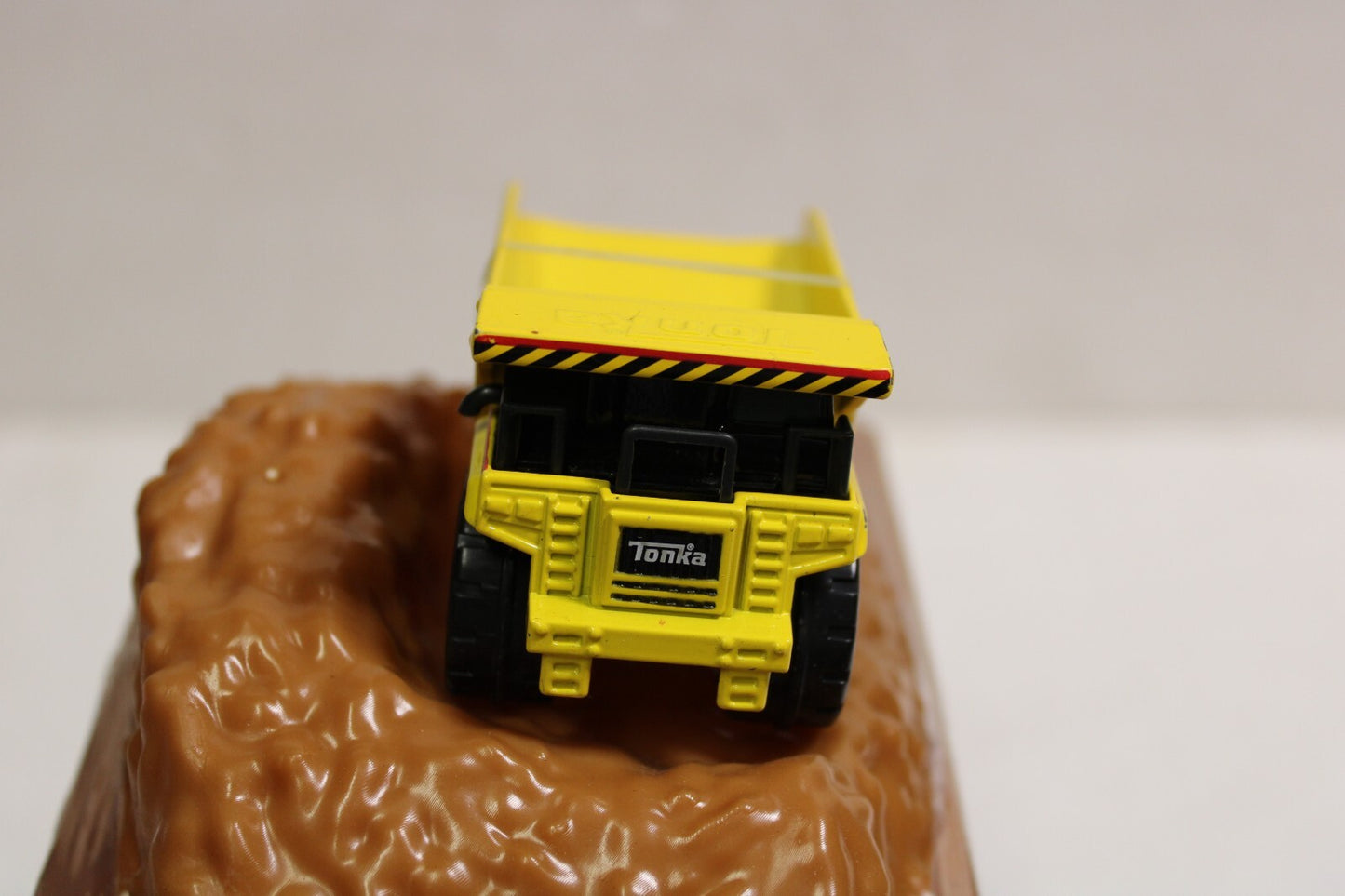 418153