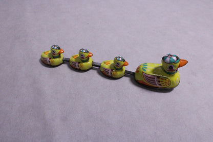 Vintage Wind-up Tin Toy "Mother Duck and Three Ducklings"0