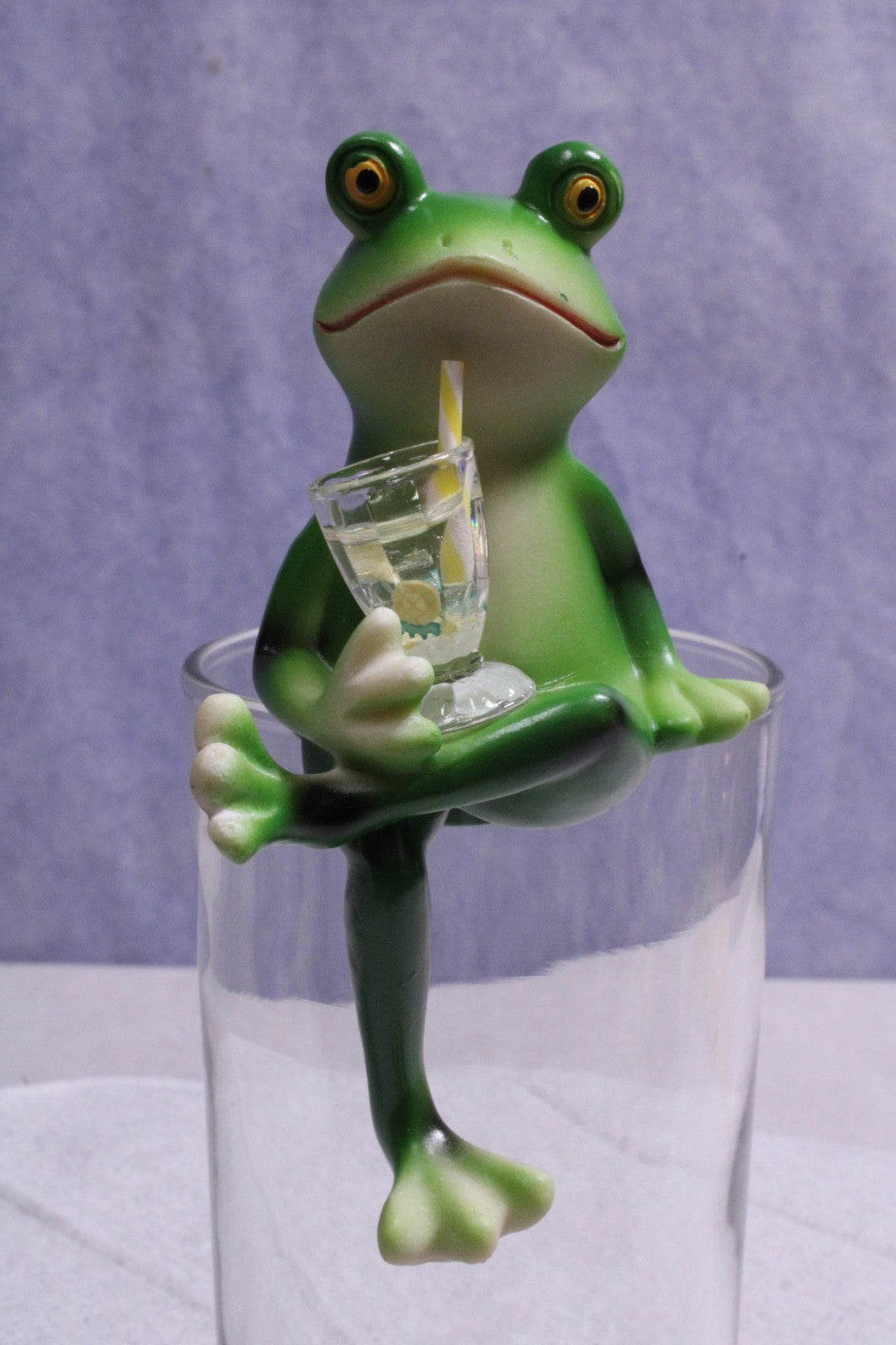 NEW Charming Frog Holding a Drink Ornament1