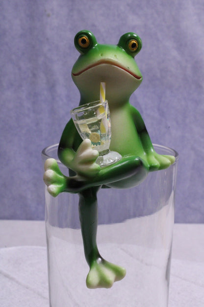 NEW Charming Frog Holding a Drink Ornament1