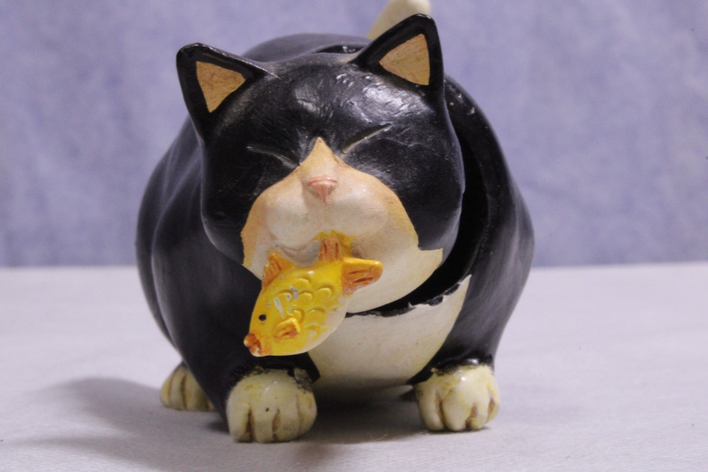 Bobblehead Cat Figurine with Goldfish5