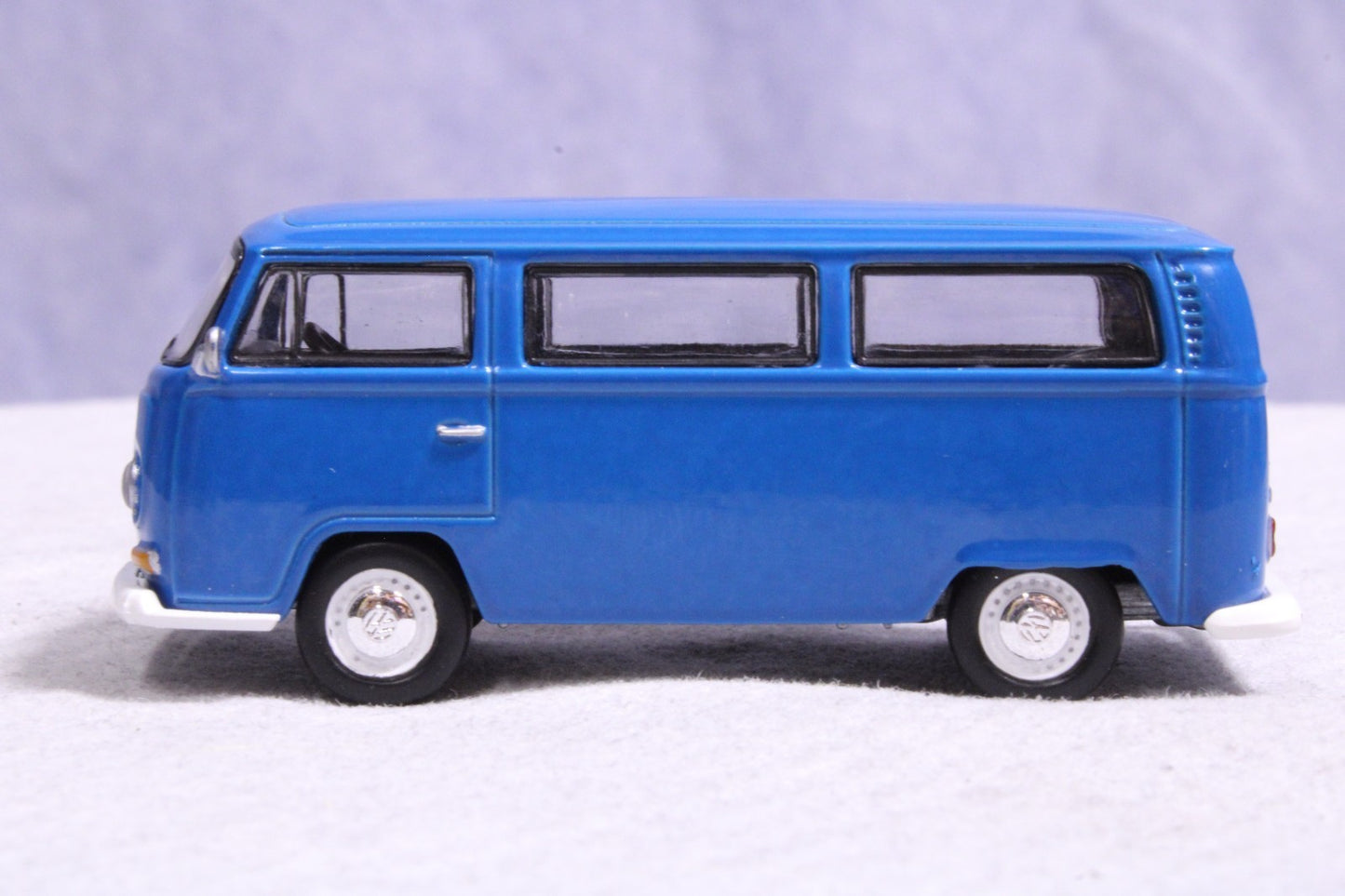 NEW  Licensed Volkswagen Type 2 Bus, Two Buses in Factory Box8
