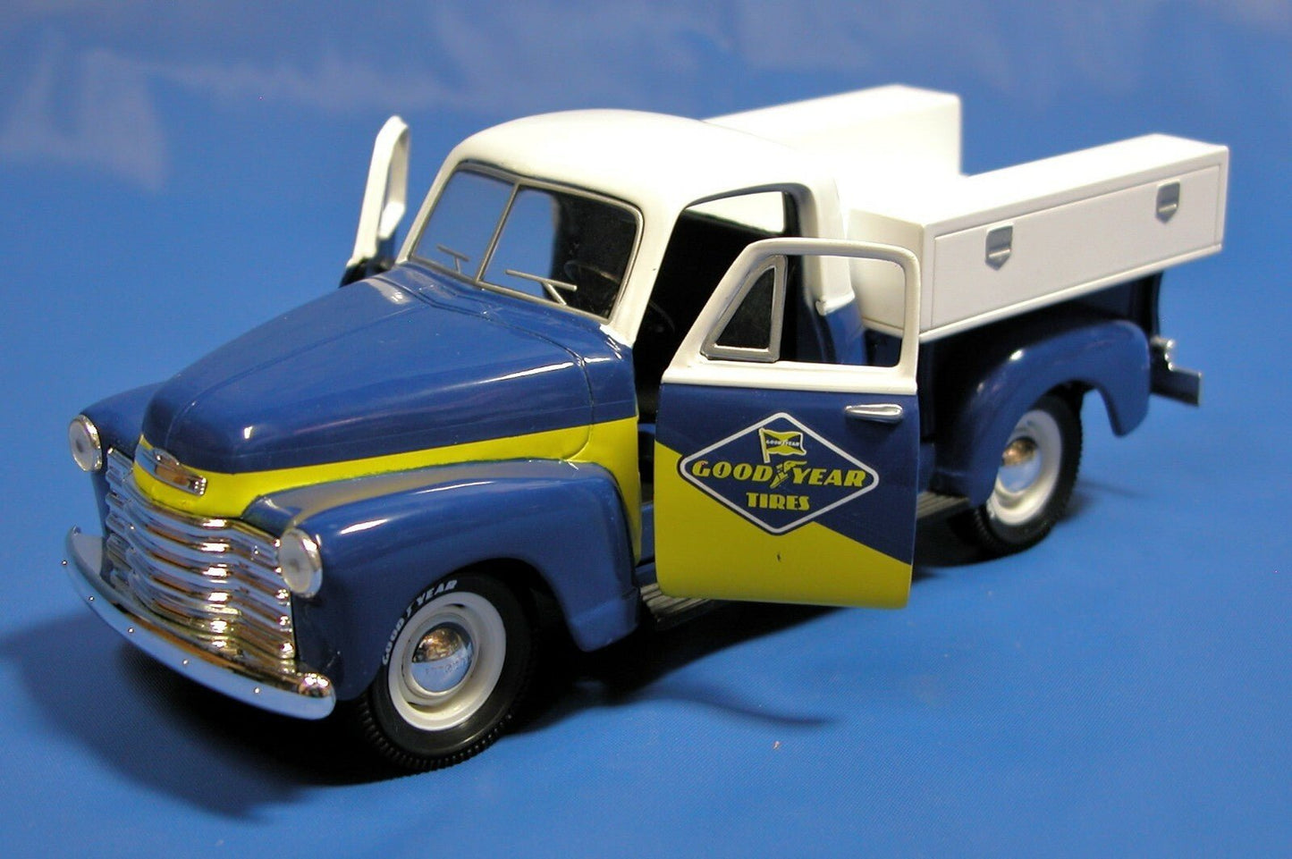 Liberty Classics 1952 Chevrolet Goodyear Pick Up Bank 1:25 Scale Die - Cast 23030 - FranksFunkyStuff