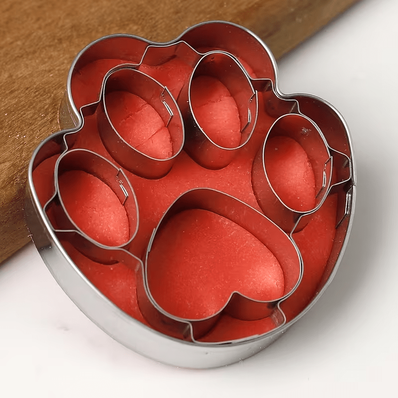 NEW Dog Paw Cookie Cutter, Stainless Steel Paw Print - FranksFunkyStuff