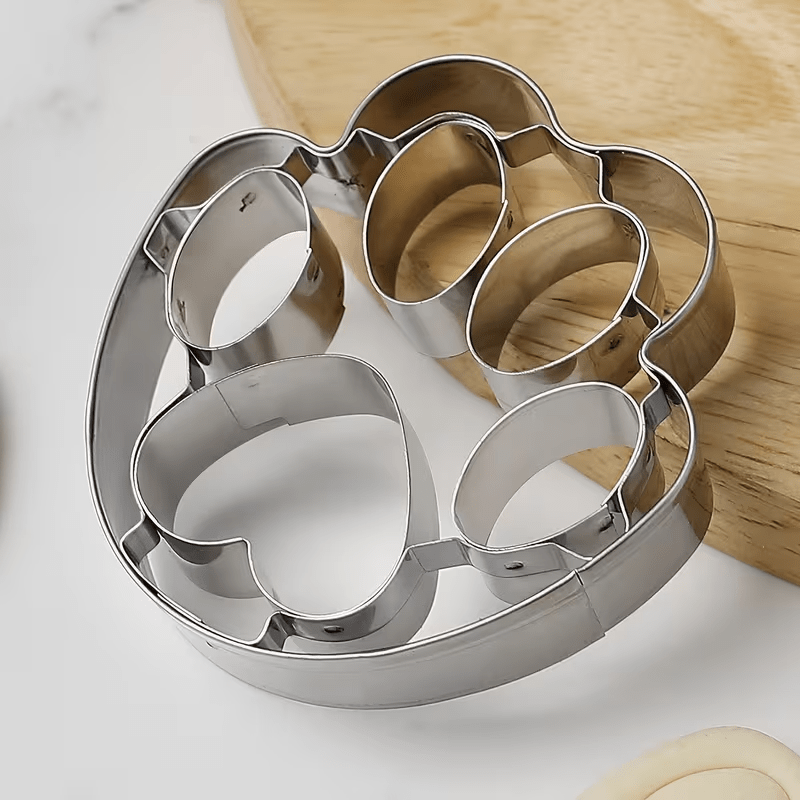 NEW Dog Paw Cookie Cutter, Stainless Steel Paw Print - FranksFunkyStuff