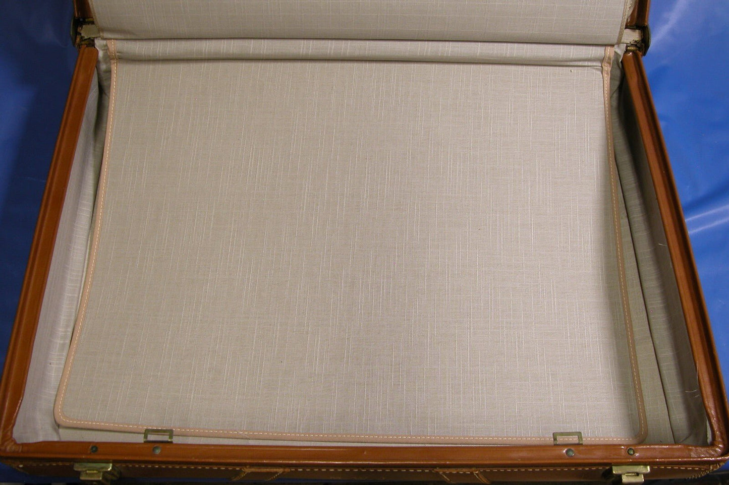 Vintage 1930 - 1940 PLATT GUARDSMAN Leather Suitcase Hard Case Luggage Tan - FranksFunkyStuff