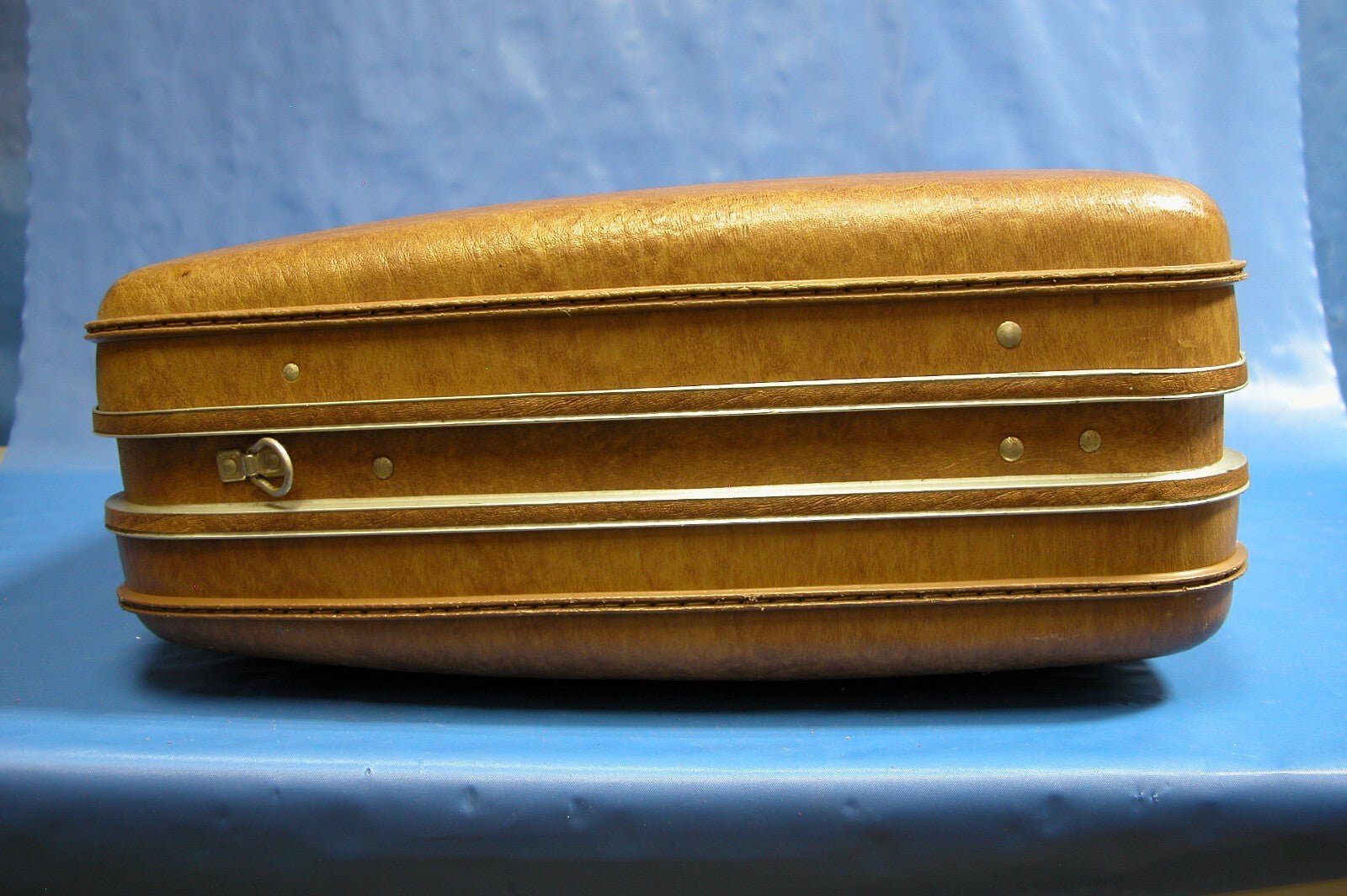 Vintage 1970's Airway Hardcase Suitcase - FranksFunkyStuff