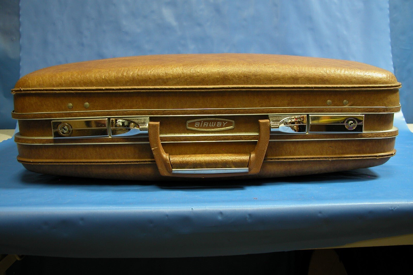 Vintage 1970's Airway Hardcase Suitcase - FranksFunkyStuff