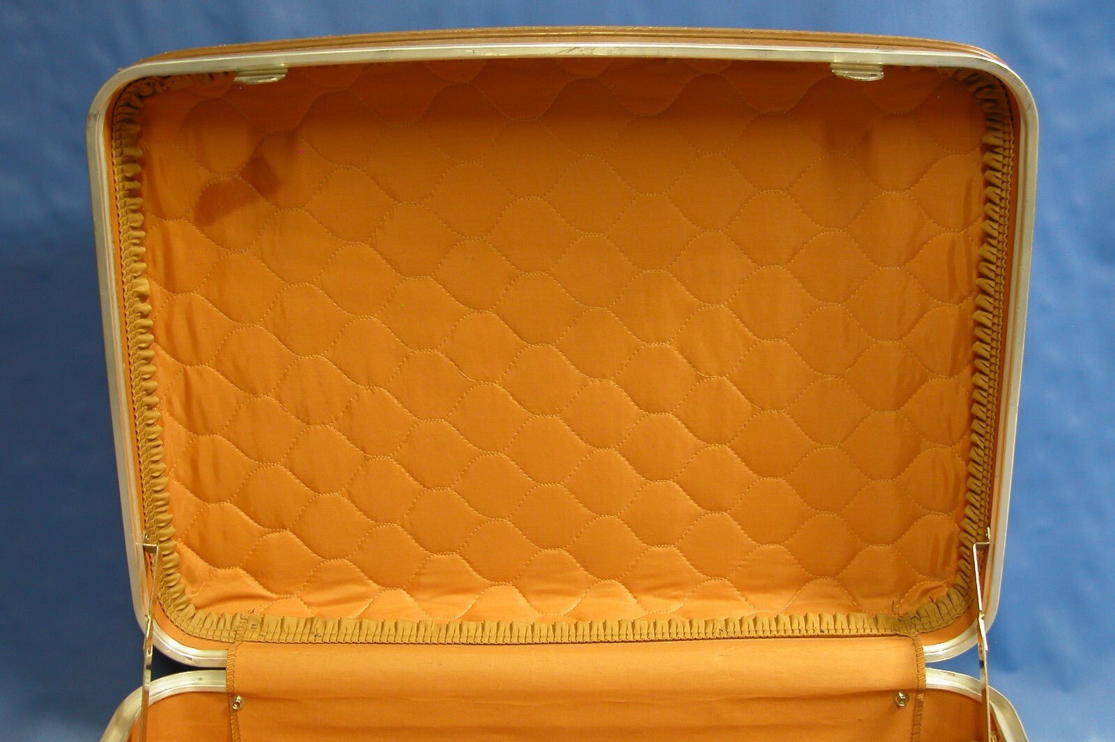 Vintage 1970's Airway Hardcase Suitcase - FranksFunkyStuff