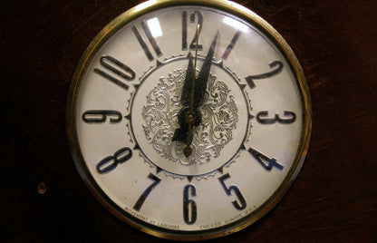 Vintage Lanshire Model t4 California Redwood Mantel Electric Clock Convex Glass - FranksFunkyStuff