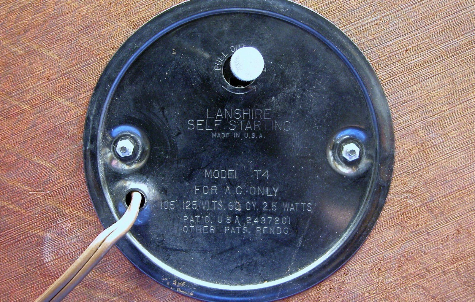 Vintage Lanshire Model t4 California Redwood Mantel Electric Clock Convex Glass - FranksFunkyStuff