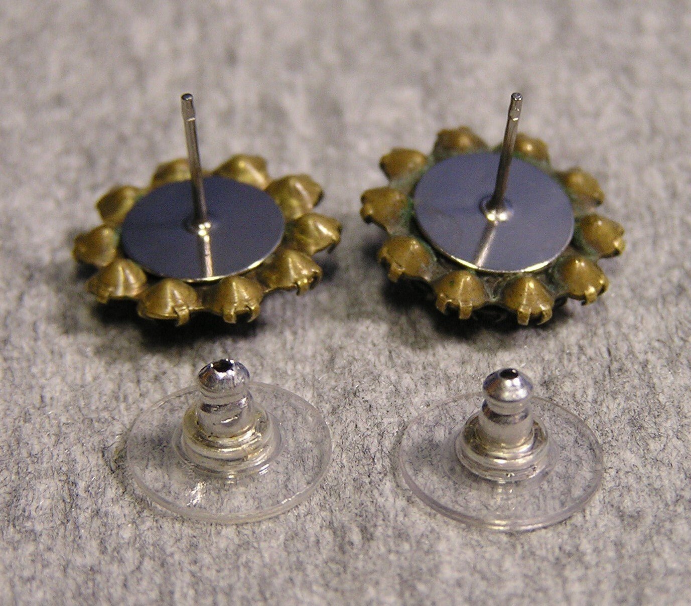Vintage Onyx Starburts Flower Ear Ring Set With Gold Backing - FranksFunkyStuff