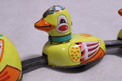 Vintage Wind-up Tin Toy "Mother Duck and Three Ducklings" - FranksFunkyStuff
