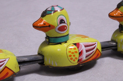 Vintage Wind-up Tin Toy "Mother Duck and Three Ducklings" - FranksFunkyStuff