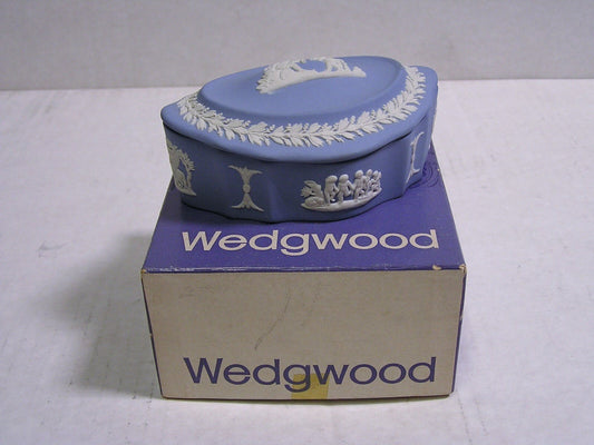 Wedgewood Vintage Lavender (Blue) Oval Jewelry Box w/Lid, New in Box - FranksFunkyStuff