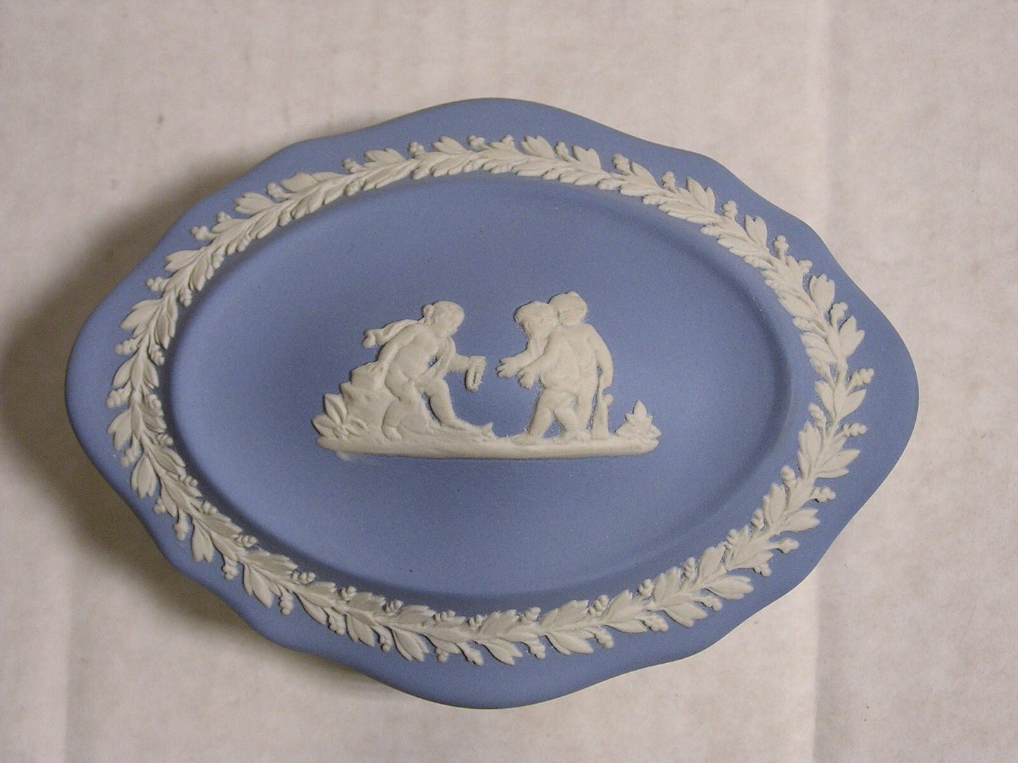 Wedgewood Vintage Lavender (Blue) Oval Jewelry Box w/Lid, New in Box - FranksFunkyStuff
