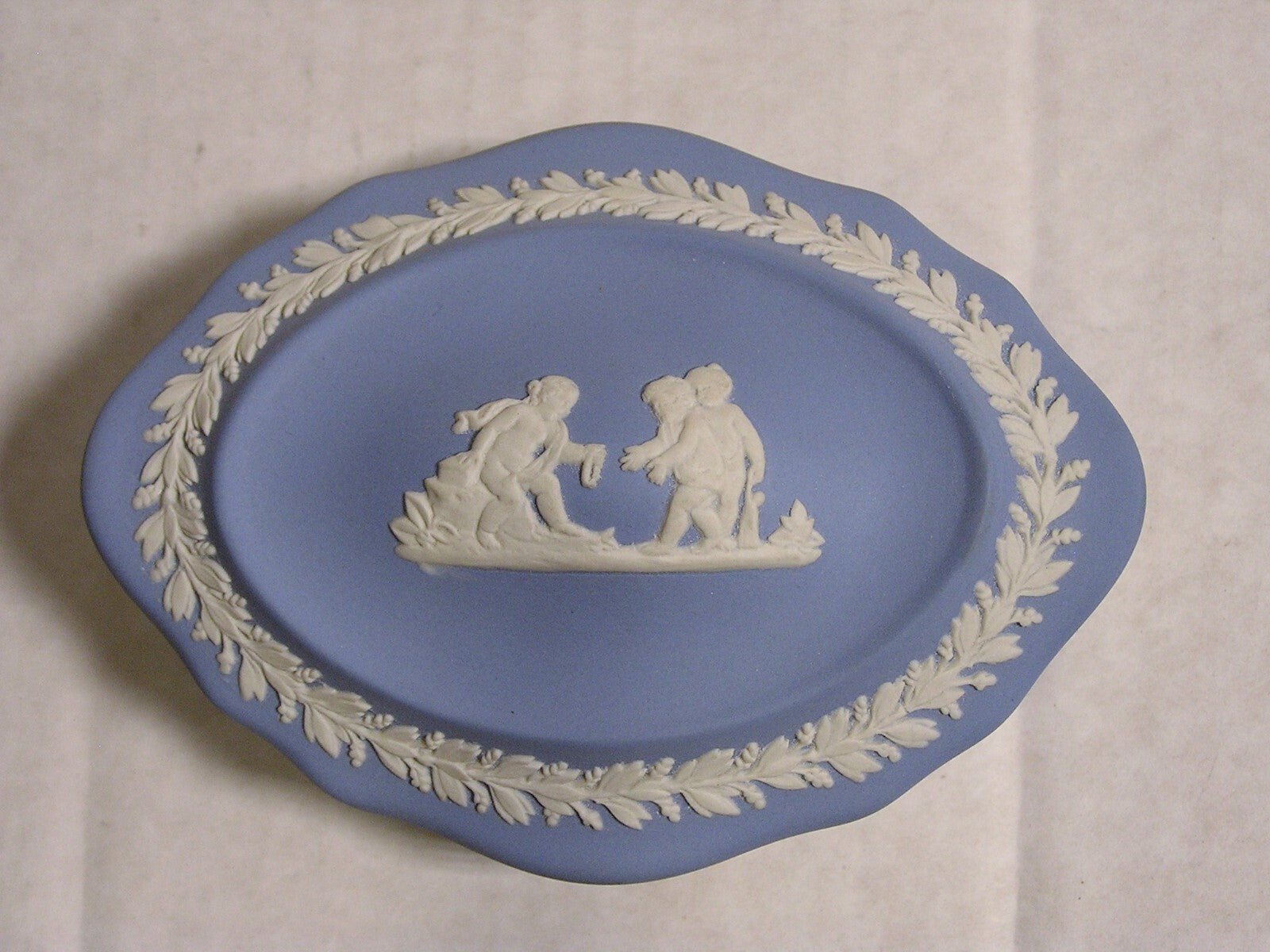 Wedgewood Vintage Lavender (Blue) Oval Jewelry Box w/Lid, New in Box - FranksFunkyStuff